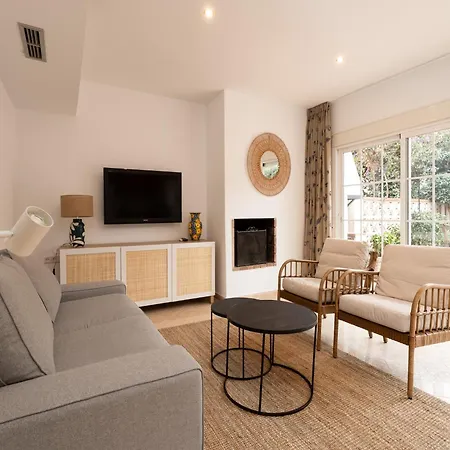 펜션 Charming Coastal *