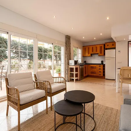 Charming Coastal בית נופש