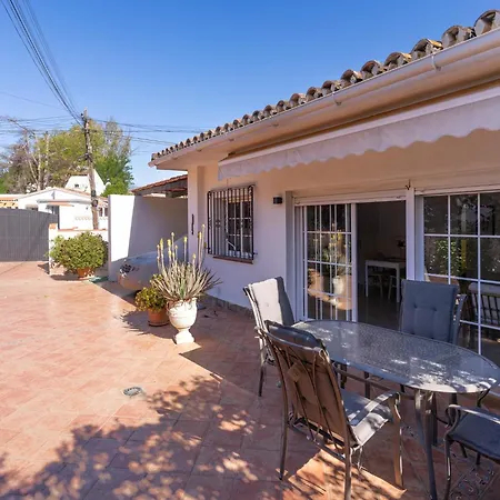 Charming Coastal בית נופש מארבלה