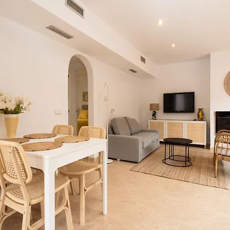 Charming Coastal * מארבלה